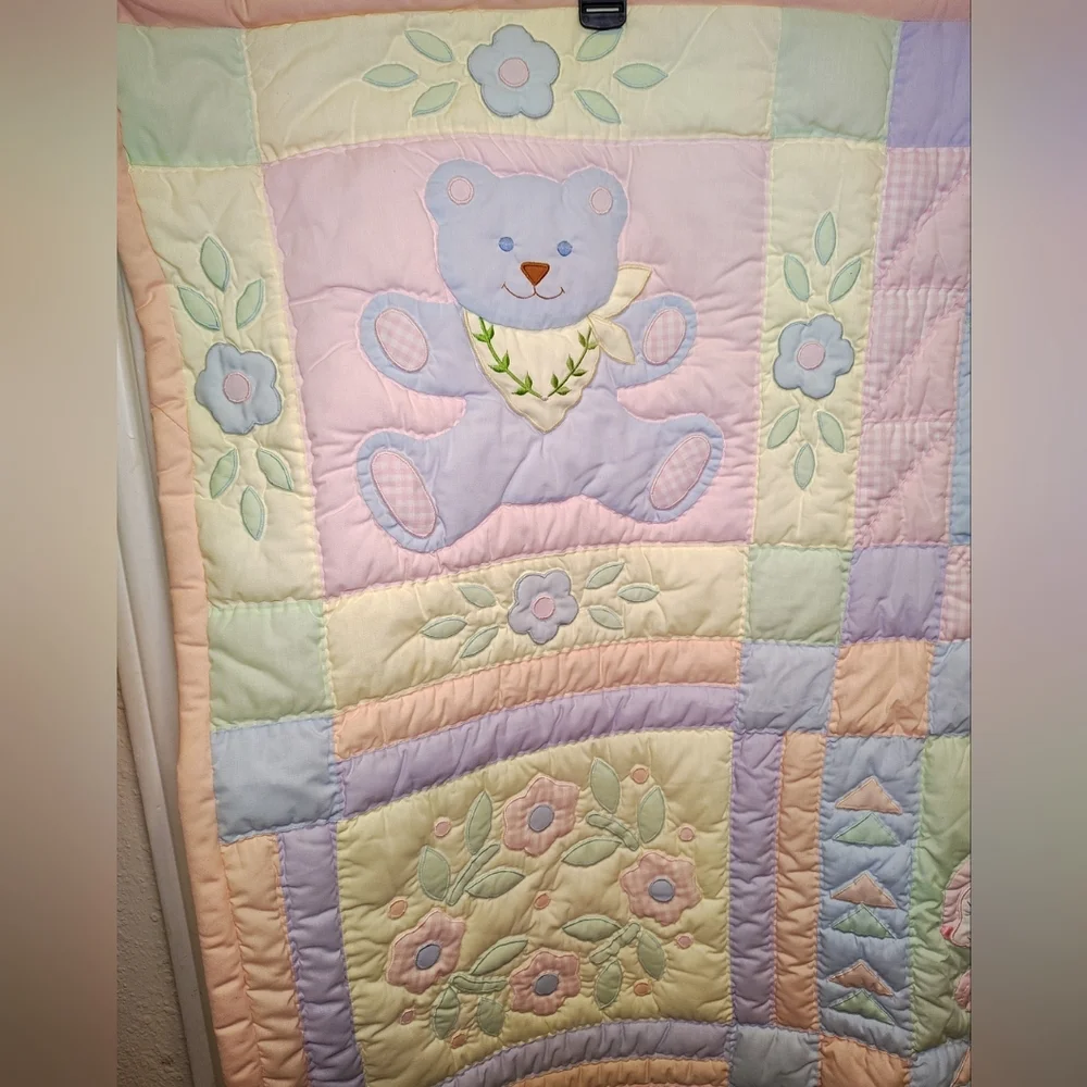 House Of Hatten Pastel Patchwork Animal Theme Baby Crib Quilt Vintage 80's/90's